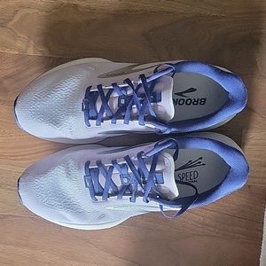 Women's Brooks Launch, purple, women’s size 9.5